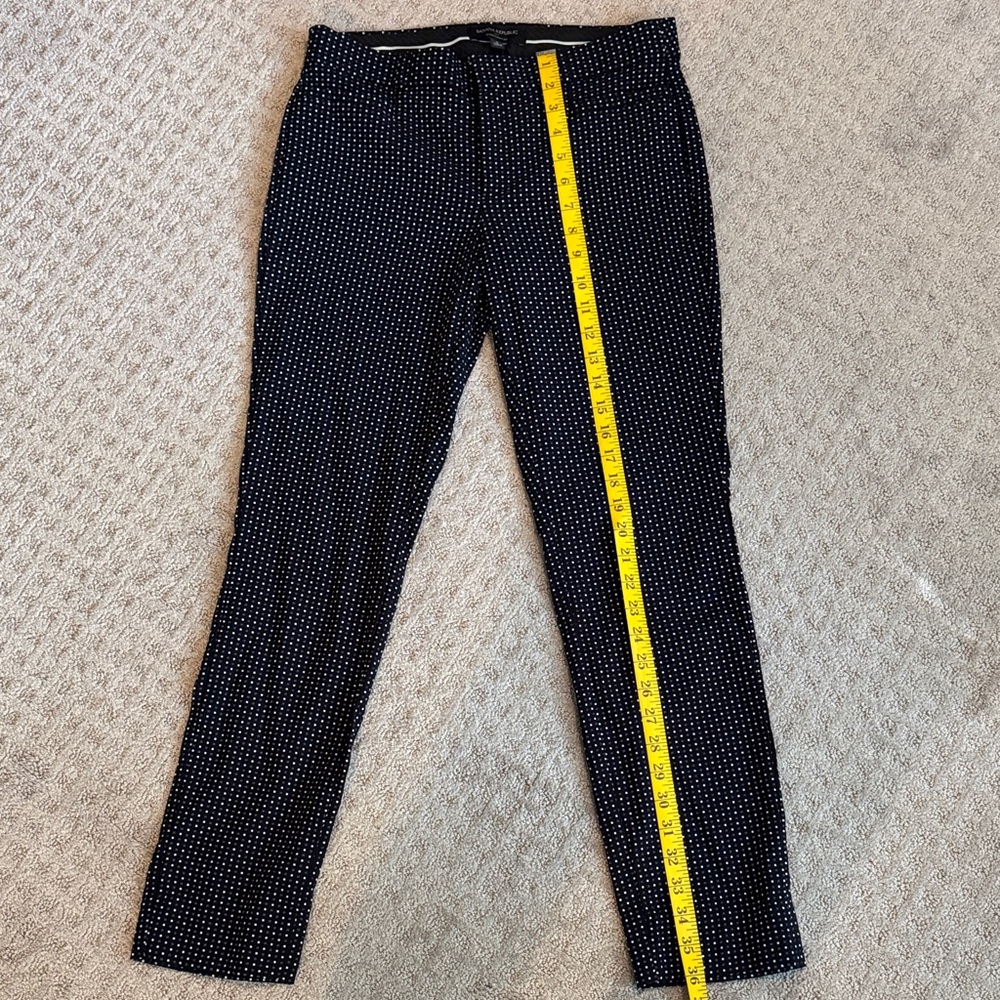 NWOT Banana Republic Navy and White Patterned Trousers